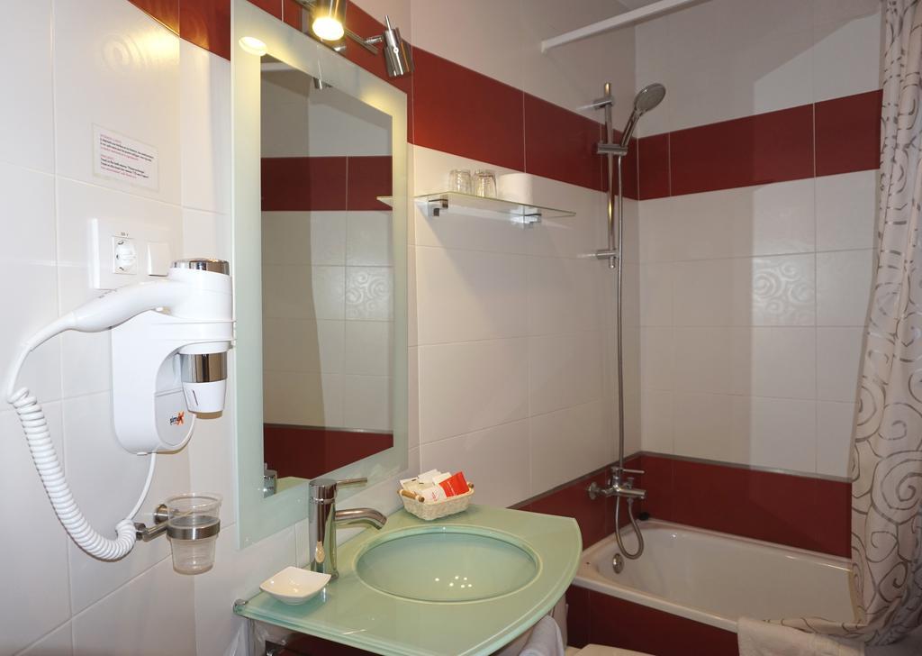 Santillan II Hotel Madrid Room photo