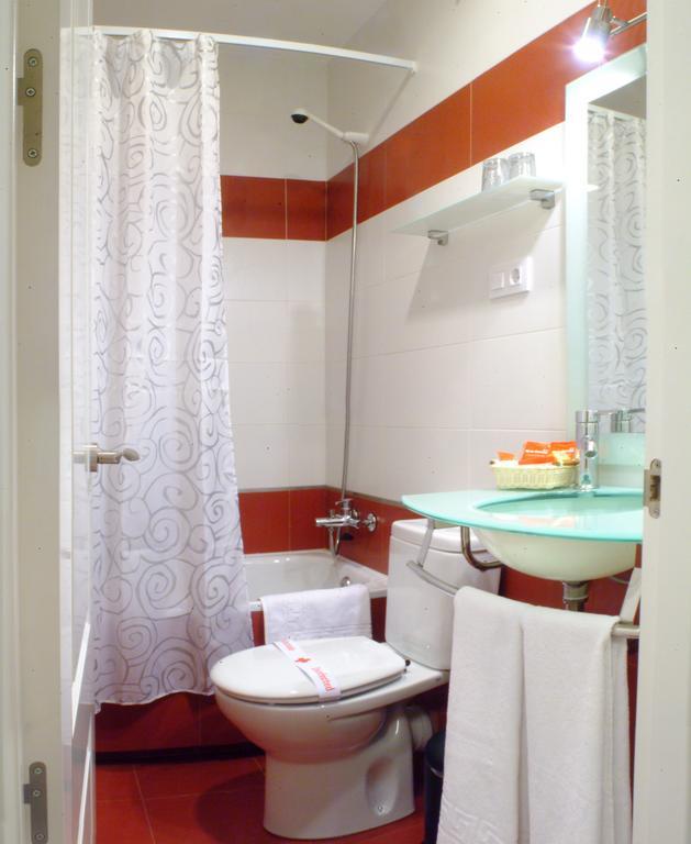 Santillan II Hotel Madrid Room photo